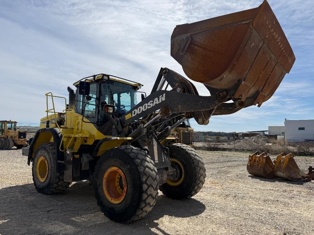 Doosan DL 300-5 Cargadoras sobre ruedas